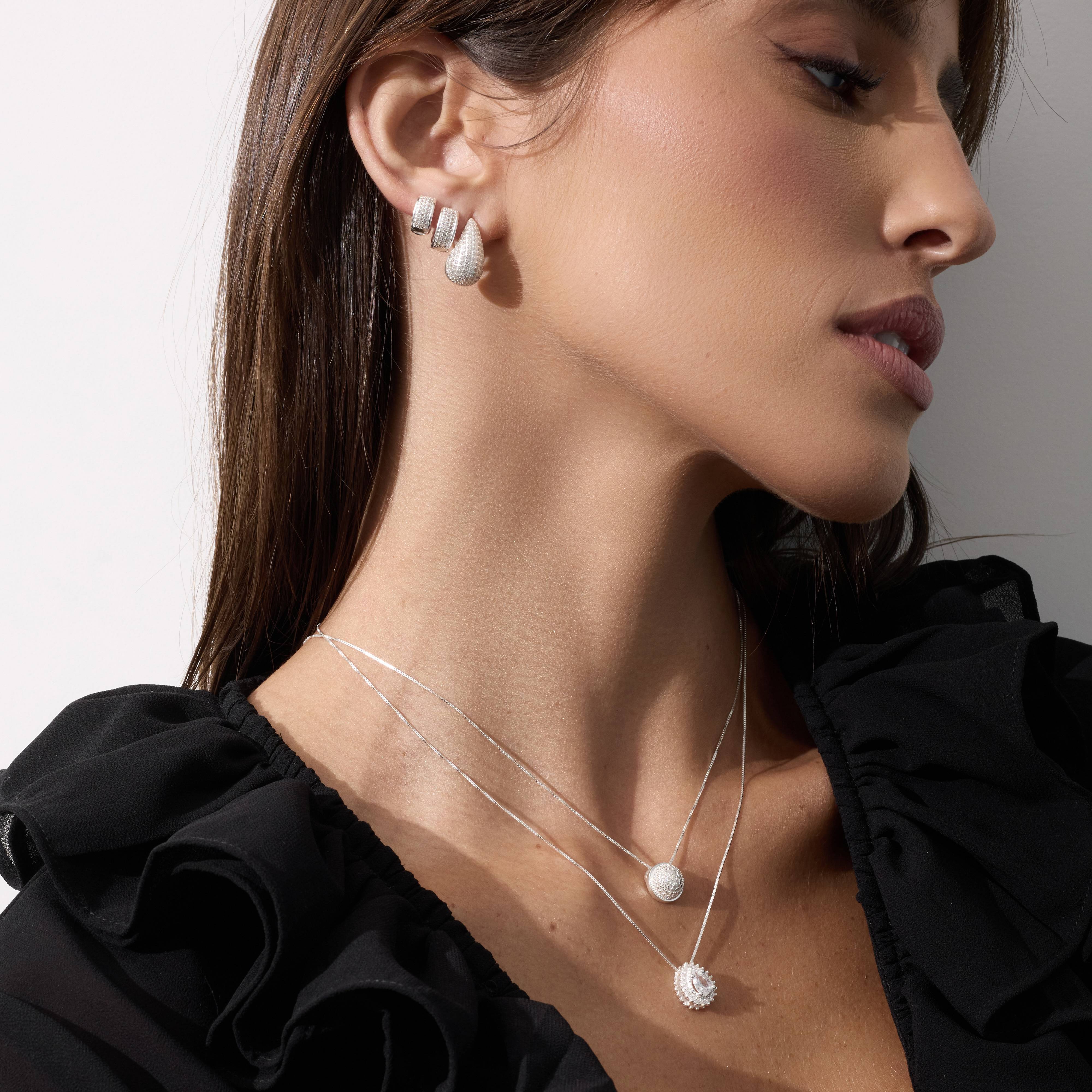 Imagem Secundária Colar pingente meia bola cravejada 11mm 45cm