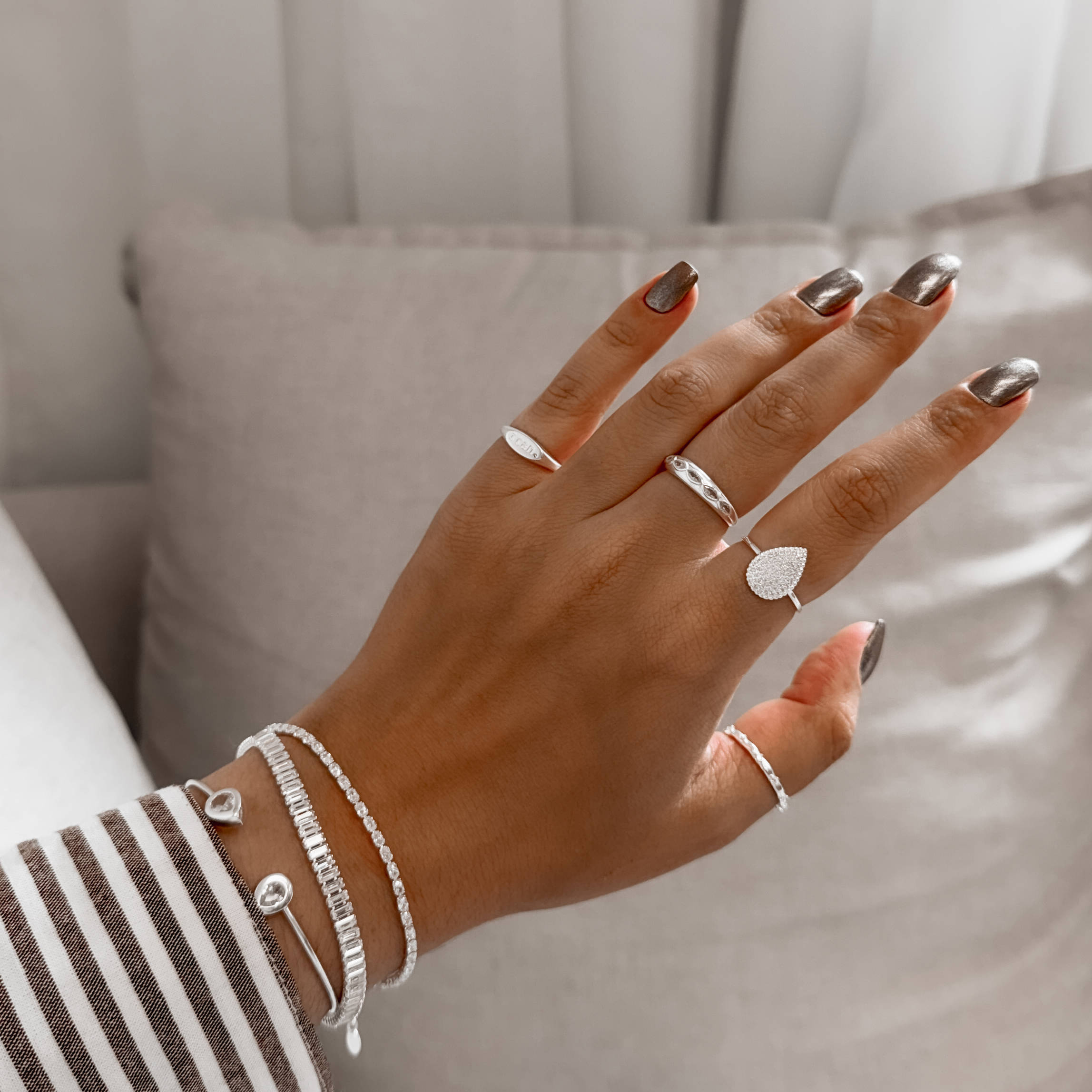 Imagem Secundária Anel dedinho I can detalhe zircônia aberto