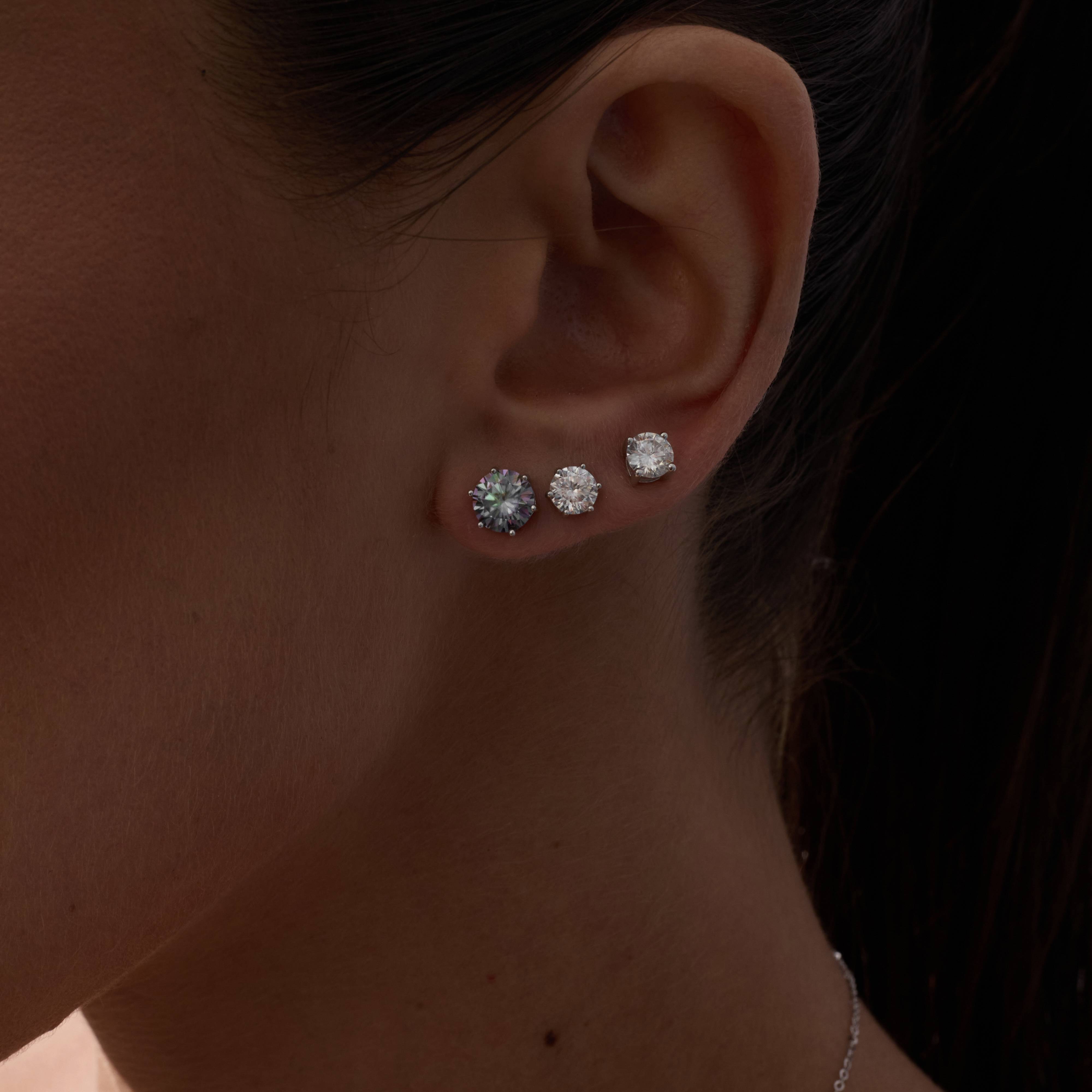 Imagem Secundária Brinco moissanite rainbow green 6.5mm ródio