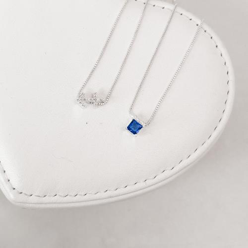 Escapulário signo Sagitário cravejado passante e zircônia quadrada azul escuro 60cm