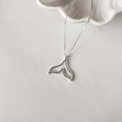 Colar pingente sereia vazada 27mm 45cm