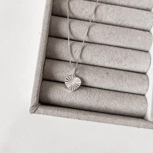 Colar pingente coração vinco 11mm 45cm