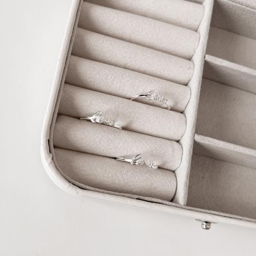 Anel love detalhe zircônias