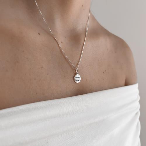 Colar pingente medalha a felicidade mora dentro de mim 11mm 45cm