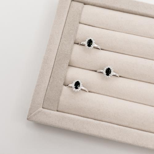 Anel zircônia oval ônix com cravejado