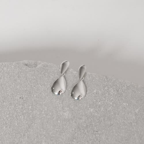 Brinco base gota com pingente 27mm