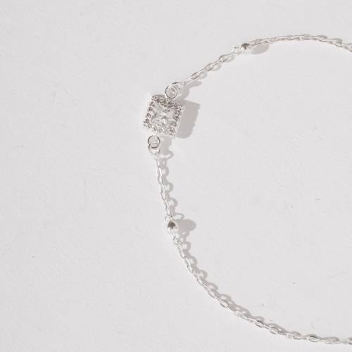 Pulseira entremeio quadrado cravejado 8mm com bolas