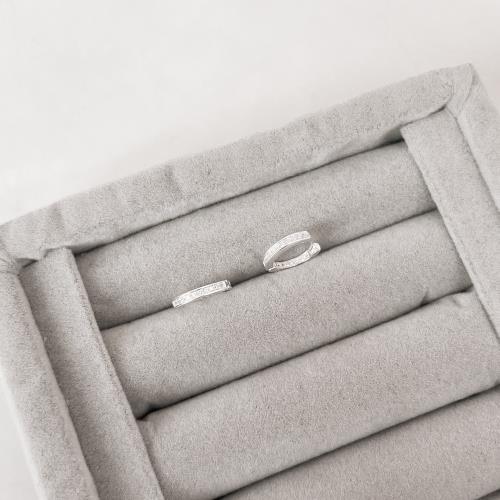 Argola click 11mm cravejada frente e interior