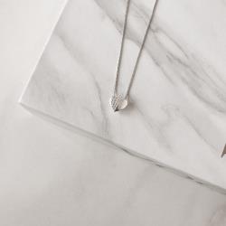 Colar coração metade cravejado 10mm 45cm