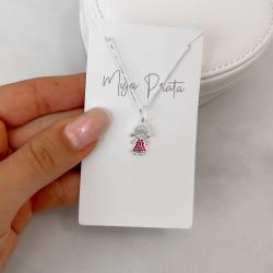 Colar pingente menina cravejada rosa 14mm 45cm