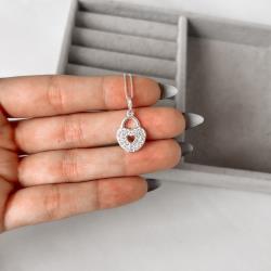 Colar pingente cadeado coração cravejado 16mm 45cm