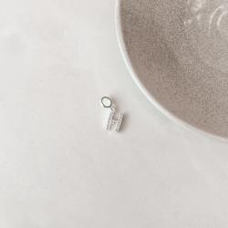 Berloque pingente letra H cravejada 10mm