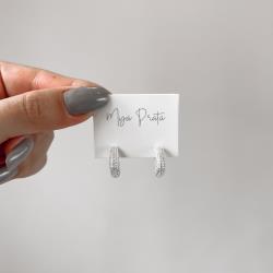 Argola click quadrada com cravejado 13mm