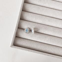 Brinco zircônia oval azul claro com cravejado 11mm