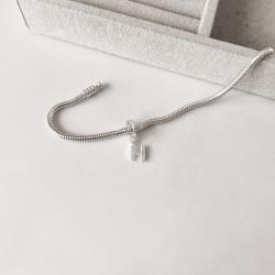 Berloque pingente letra H cravejada 6mm elo corações