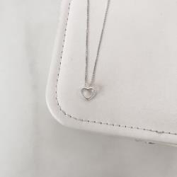 Colar coração vazado com bolinhas 10mm 45cm