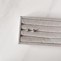 Brinco trevo com vinco detalhe zircônia 5mm