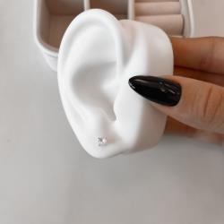 Brinco pérola 4mm caixa alta