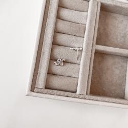 Brinco cobra de lado 13mm