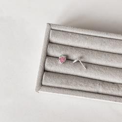 Brinco morango cravejado colorido 8mm