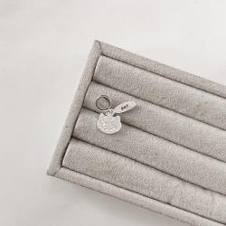 Berloque pingente gato cravejado com placa escrito pet