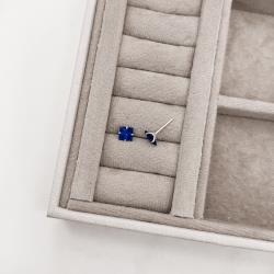 Brinco zircônia quadrada azul bic 6mm