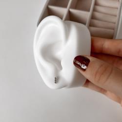 Brinco 3 zircônias embutidas 6mm 