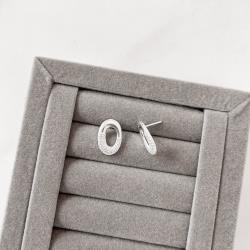 Brinco elo oval metade cravejado 17mm