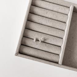 Brinco retângulo cravejado 6mm