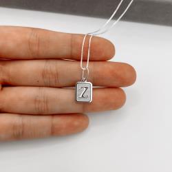 Colar pingente placa letra Z 12mm 45cm