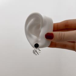 Brinco base círculo ônix resina com pingente círculo ondulado 15mm