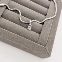 Berloque pingente cadeado cravejado 8mm