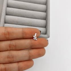 Piercing haste hera detalhe zircônia 10mm orelha direita