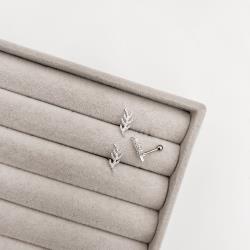 Piercing haste hera cravejada 13mm orelha esquerda