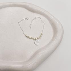 Pulseira entremeio pérolas com pingente medalha São Bento 11mm