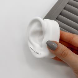 Brinco ear cuff bolinhas cravejadas tarraxa