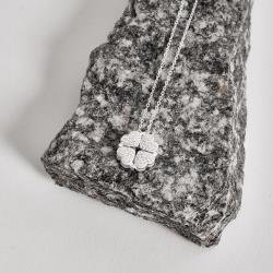 Colar corações trevo cravejado 40+5cm