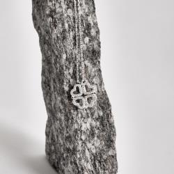 Colar corações trevo vazado cravejado 40+5cm