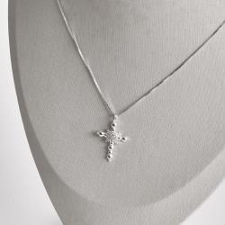 Colar cruz trabalhada com cravejado 22mm 45cm