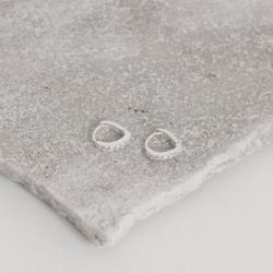 Argola click gota 10mm cravejada