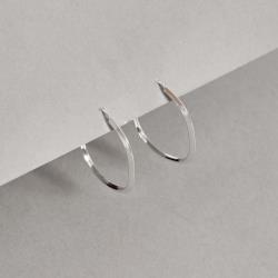 Argola oval 35x29mm fio triângulo