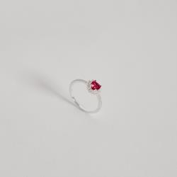 Anel meia aliança com zircônia coração rubi