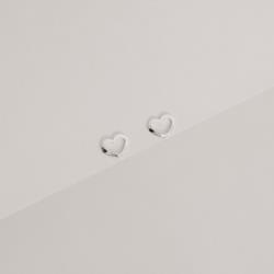 Brinco coração liso vazado 8mm