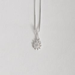 Colar pingente margarida 8mm 45cm