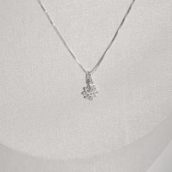 Colar pingente flor vazada 8mm 45cm