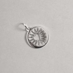 Pingente medalha coração com detalhes 18mm