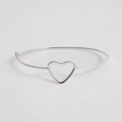 Bracelete fio quadrado entremeio coração