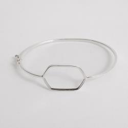 Bracelete fio quadrado entremeio hexágono