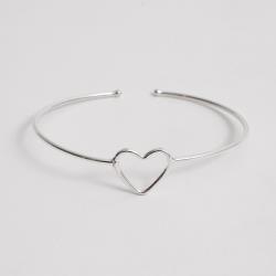 Bracelete fio redondo entremeio coração vazado regulável