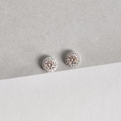 Brinco moissanite 5mm com cravejado cristal ródio